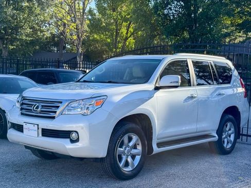 Used 2011 Lexus GX 460 image 4