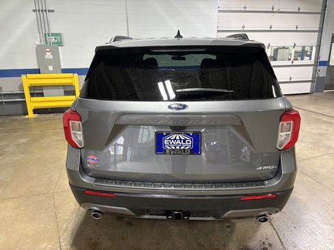 Certified 2022 Ford Explorer XLT w/ Equipment Group 202A image 7