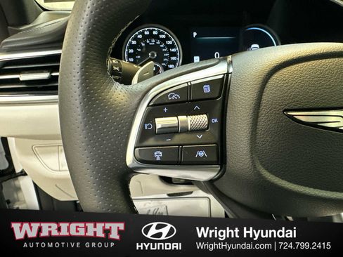 Certified 2025 Genesis G70 2.5T image 22