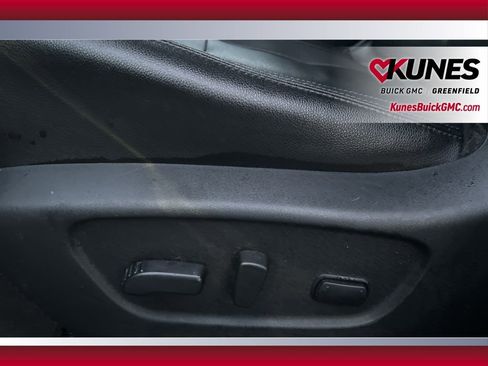 Used 2018 Nissan Rogue SL w/ Premium Package image 26