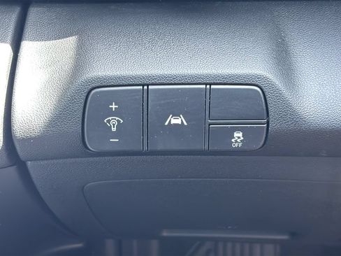 Certified 2023 Hyundai Elantra Limited FWD image 29