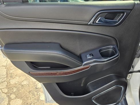 Used 2019 GMC Yukon SLT w/ Graphite Performance Edition image 12