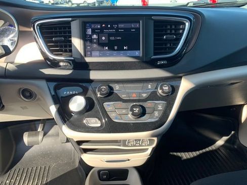 Used 2023 Chrysler Voyager LX FWD image 34