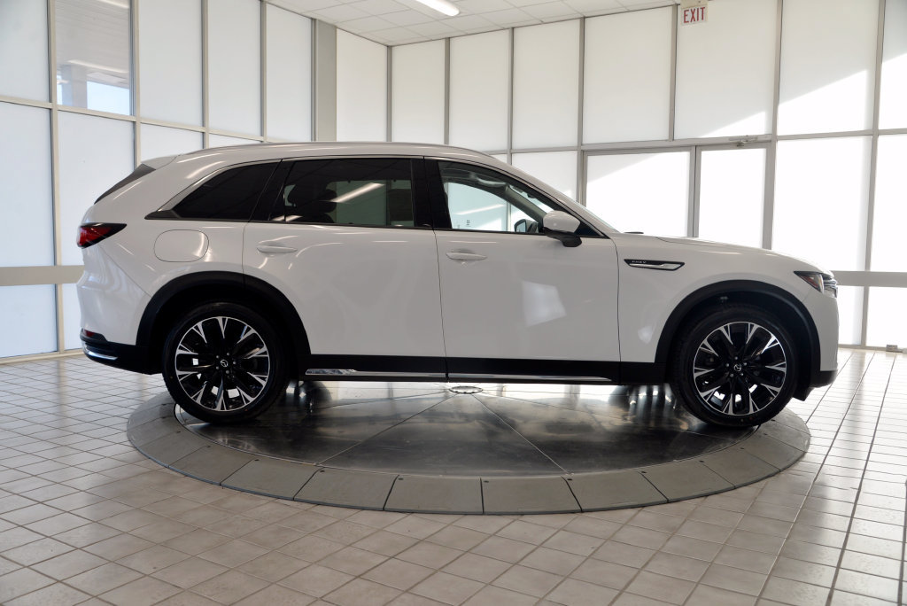 Certified 2024 MAZDA CX-90 Plug-In Hybrid w/ Premium Pkg AWD/4WD image 9