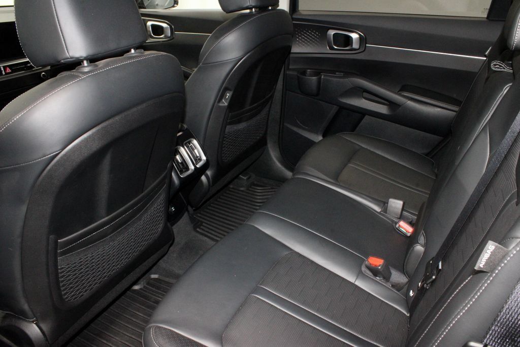 Used 2024 Kia Sorento S FWD image 22