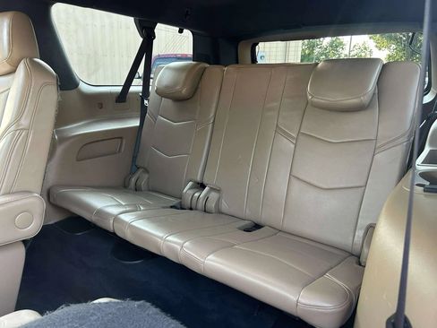 Used 2018 Cadillac Escalade ESV Platinum image 32