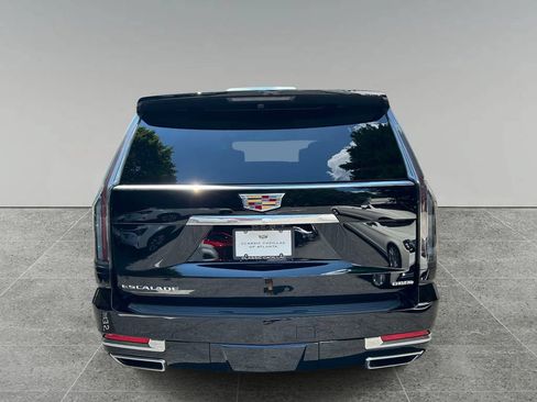 New 2026 Cadillac Escalade ESV Luxury AWD/4WD image 4