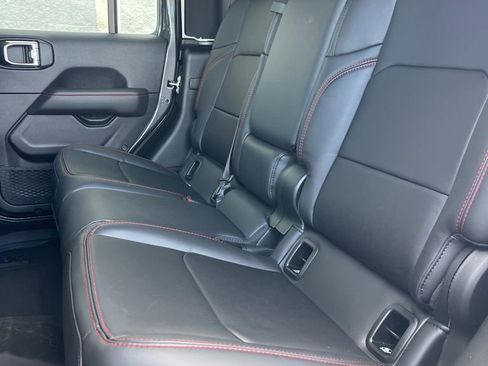 New 2025 Jeep Gladiator Rubicon image 24