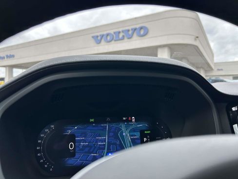 New 2026 Volvo XC60 T8 Ultra w/ Climate Package AWD/4WD image 30
