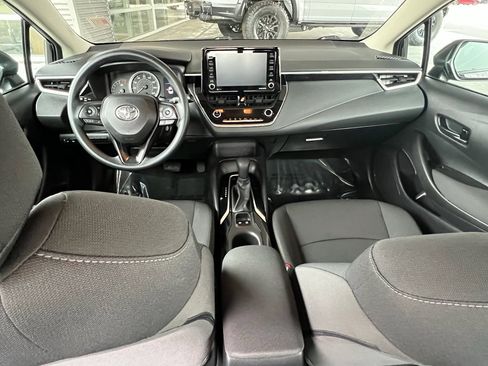 Used 2022 Toyota Corolla LE image 10