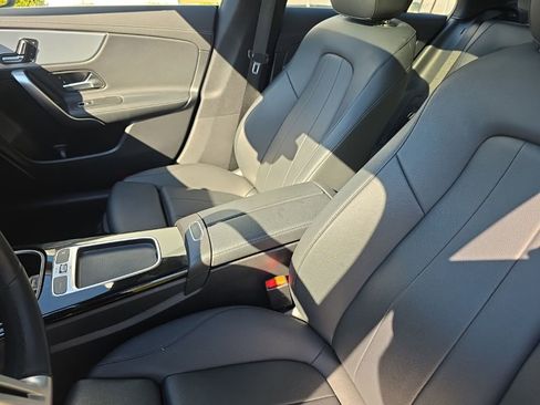 Used 2025 Mercedes-Benz CLA 250 image 21