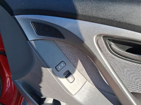 Used 2013 Hyundai Elantra image 35