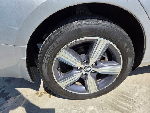 Used 2022 Nissan Altima 2.5 SV w/ SV Premium Package AWD/4WD image 25