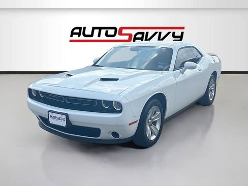 Used 2023 Dodge Challenger SXT RWD image 3
