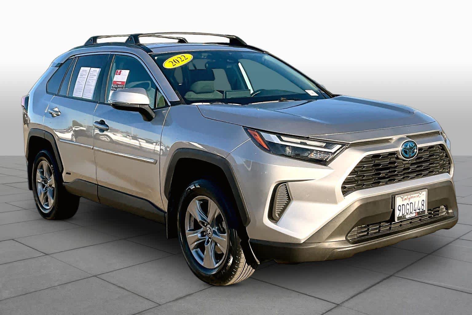 Used 2022 Toyota RAV4 XLE AWD/4WD image 2
