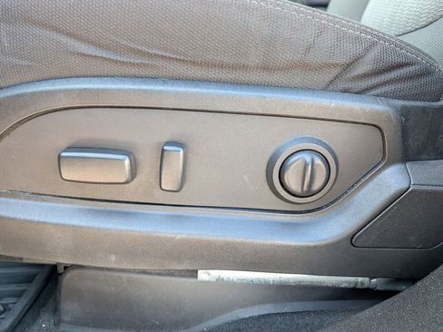 Used 2016 Chevrolet Traverse LT w/ Style and Technology Package image 20