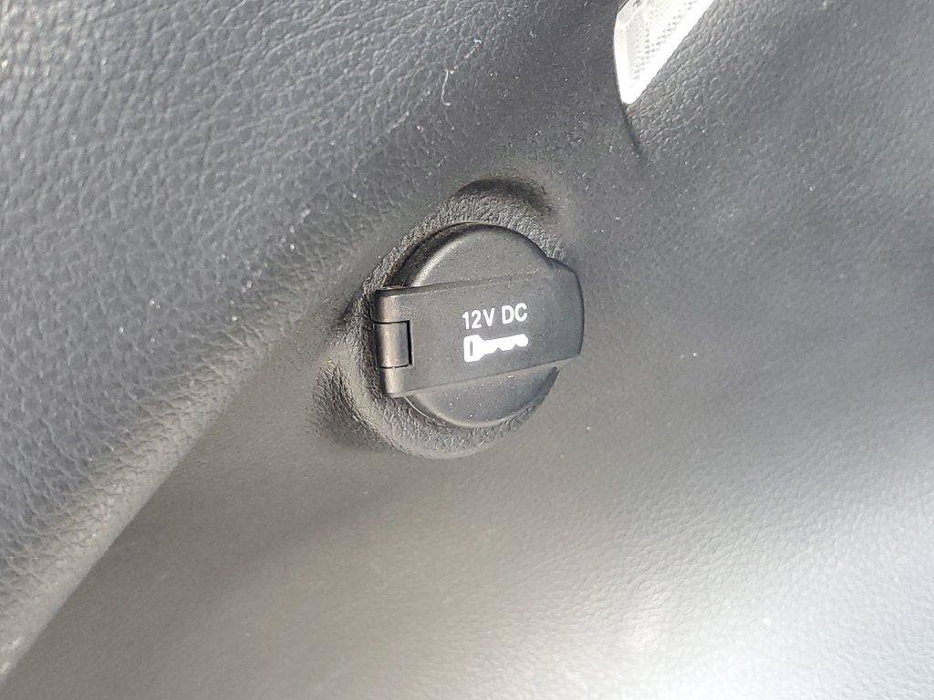 Used 2018 Jeep Compass Latitude FWD image 29