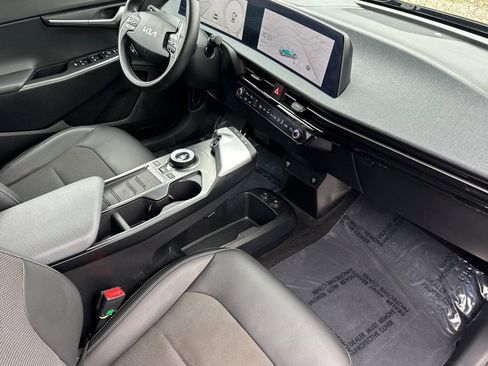 Used 2024 Kia EV6 Light image 18