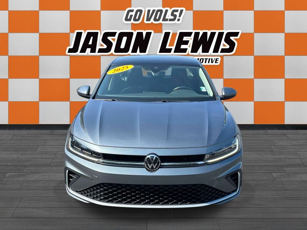 Used 2025 Volkswagen Jetta SE FWD image 8