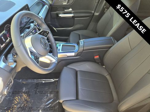 Certified 2025 Mercedes-Benz GLB 250 image 3