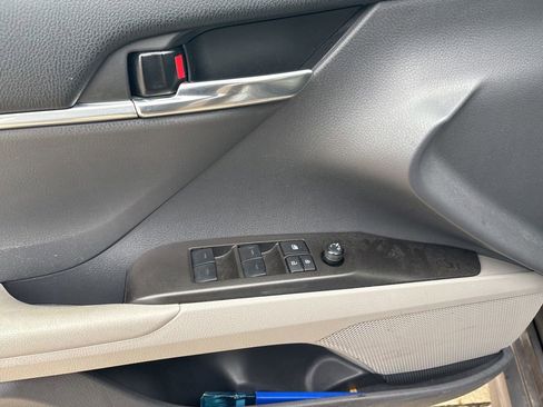 Used 2023 Toyota Camry SE image 13