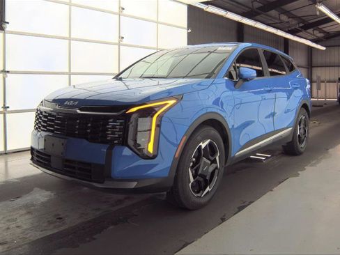 Used 2026 Kia Sportage EX image 2