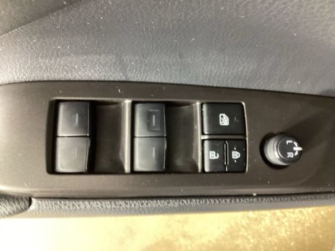 Used 2024 Toyota Camry SE FWD image 17