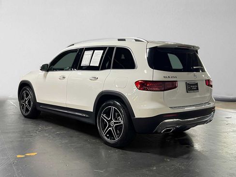 Used 2026 Mercedes-Benz GLB 250 4MATIC image 5
