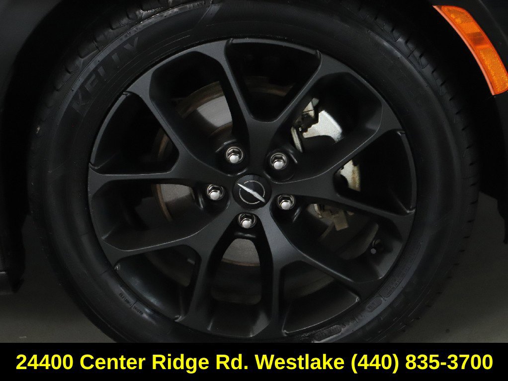 Used 2025 Chrysler Pacifica Limited FWD image 10