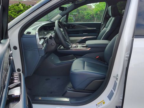 New 2025 Cadillac Escalade IQ Luxury 2 image 8