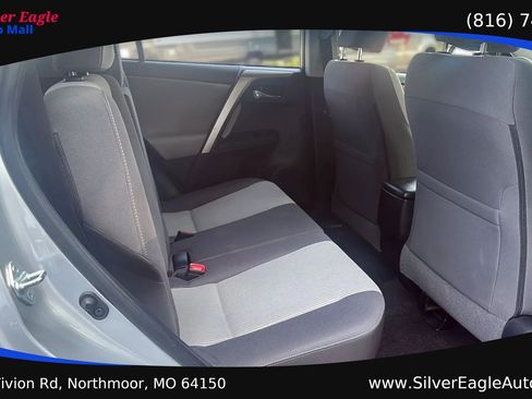 Used 2015 Toyota RAV4 XLE AWD/4WD image 11