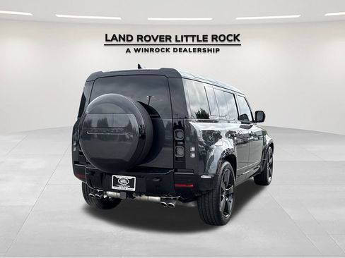 Used 2025 Land Rover Defender 110 V8 AWD/4WD image 2