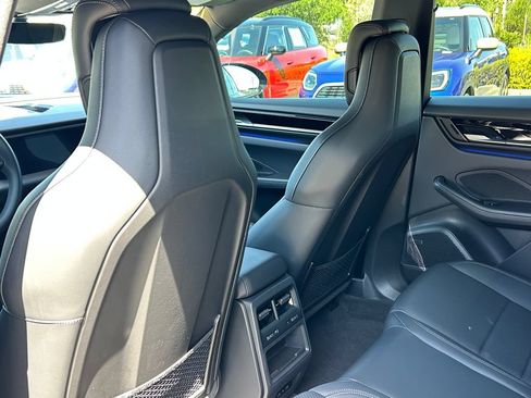 Used 2025 Porsche Macan Electric RWD image 30