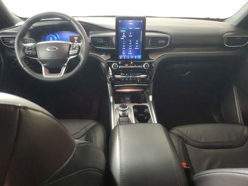 Used 2023 Ford Explorer Platinum w/ Technology Package image 15