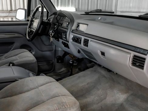 Used 1996 Ford Bronco XLT AWD/4WD image 12