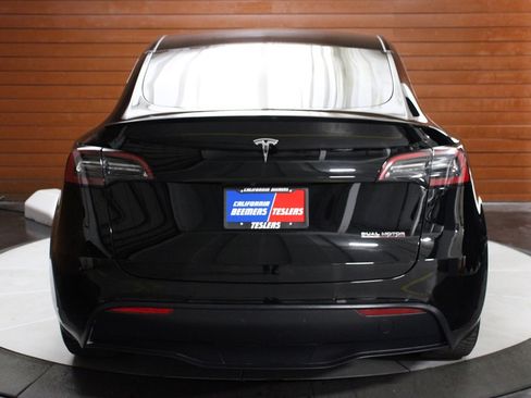 Used 2022 Tesla Model Y Performance AWD/4WD image 8