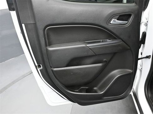 Used 2022 Chevrolet Colorado LT w/ Safety Package image 14