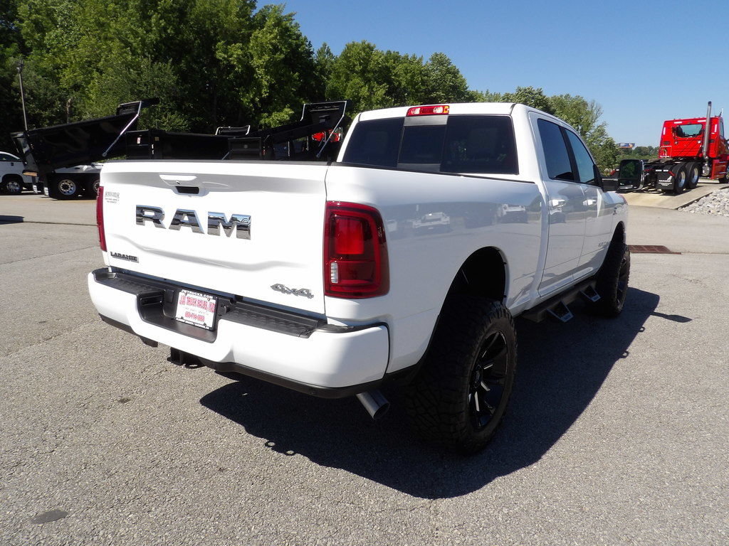 Used 2026 RAM 2500 Laramie AWD/4WD image 7