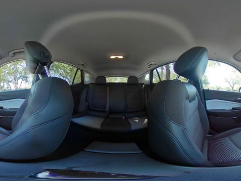 Used 2025 Chevrolet Trax LT image 37