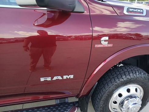 Used 2022 RAM 3500 Laramie w/ Chrome Appearance Group AWD/4WD image 24