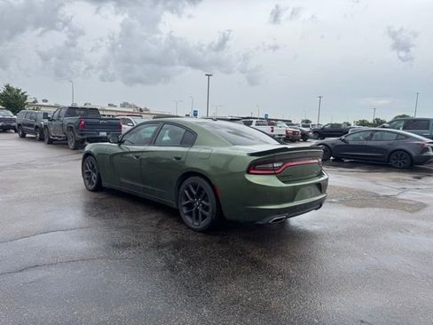 Used 2021 Dodge Charger SXT w/ Blacktop Package RWD image 5