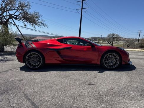 Used 2025 Chevrolet Corvette Z06 w/ Stealth Interior Trim Package image 4