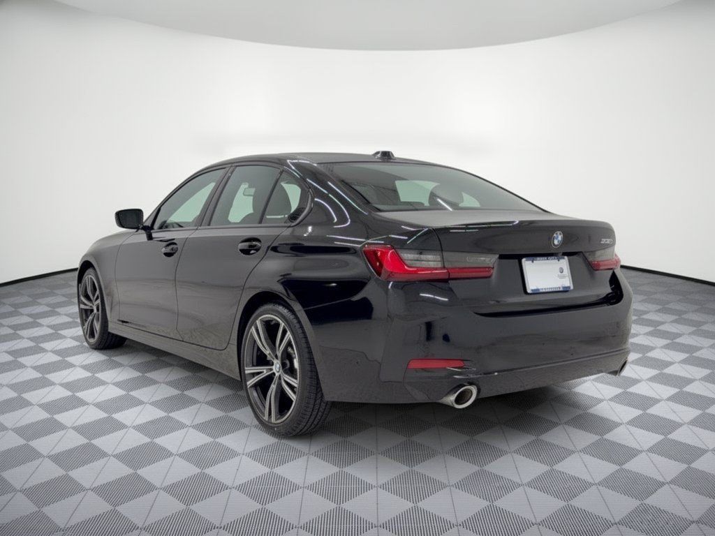 Used 2023 BMW 330i Sedan w/ Parking Assistance Package RWD image 3