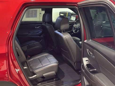 Used 2023 Chevrolet Traverse RS image 14