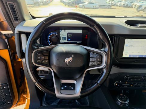 Used 2022 Ford Bronco Badlands w/ Sasquatch Package image 18