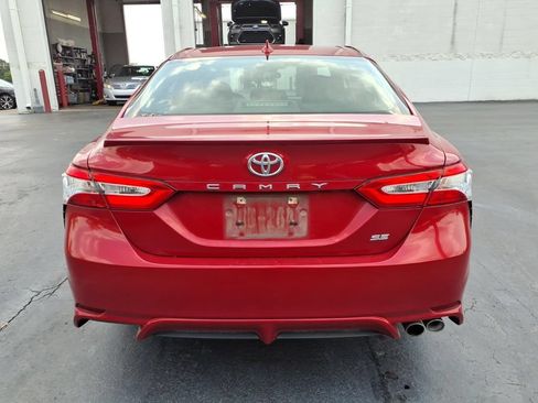 Used 2020 Toyota Camry SE FWD image 4