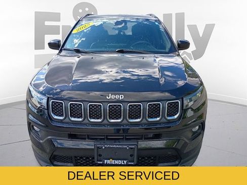 Used 2023 Jeep Compass Latitude w/ Convenience Group AWD/4WD image 2