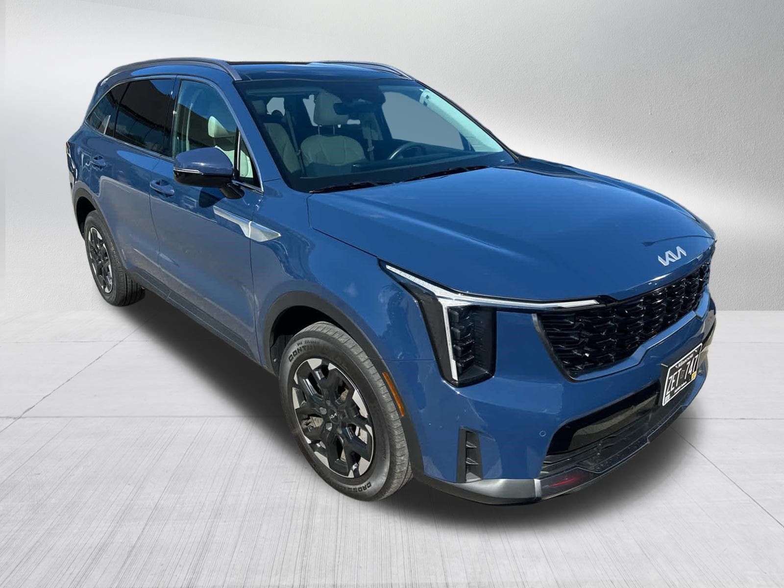 Used 2024 Kia Sorento S w/ Panoramic Sunroof Package AWD/4WD image 3