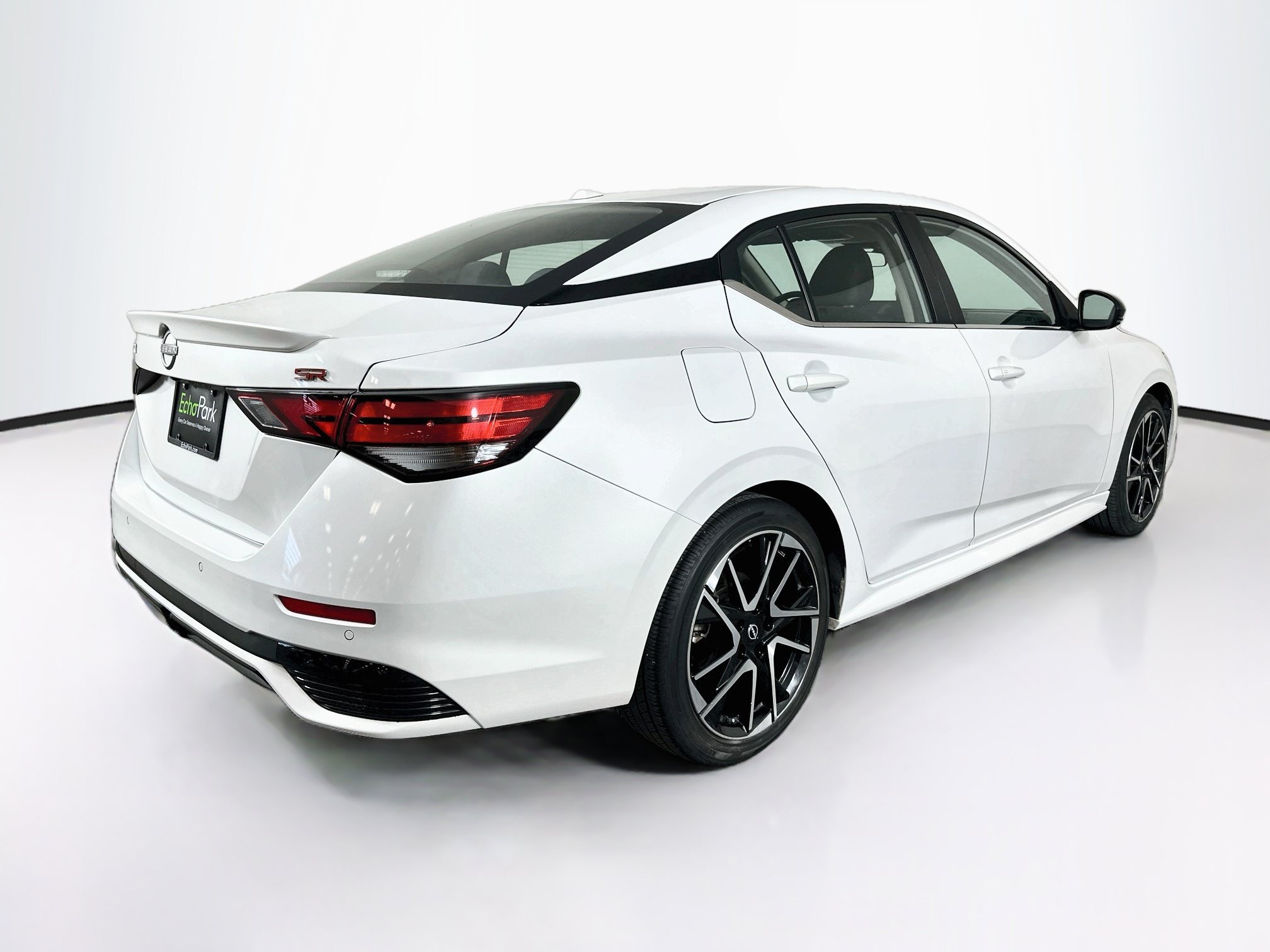 Used 2025 Nissan Sentra SR FWD image 9