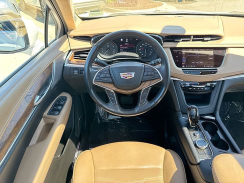 Used 2021 Cadillac XT5 Premium Luxury w/ Platinum Package FWD image 11